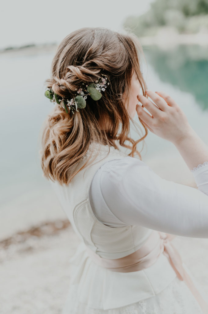 Detailaufnahme der Brautfrisur | Hochzeitsbilder im Landkreis Fürstenfeldbruck Ammersee Landsberg München
