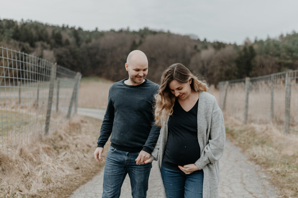 Natürliche Babybauch und Familienfotografie