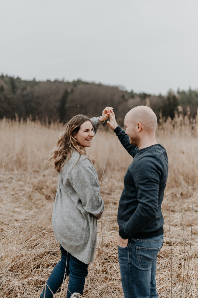 Natürliche Babybauch und Familienfotografie