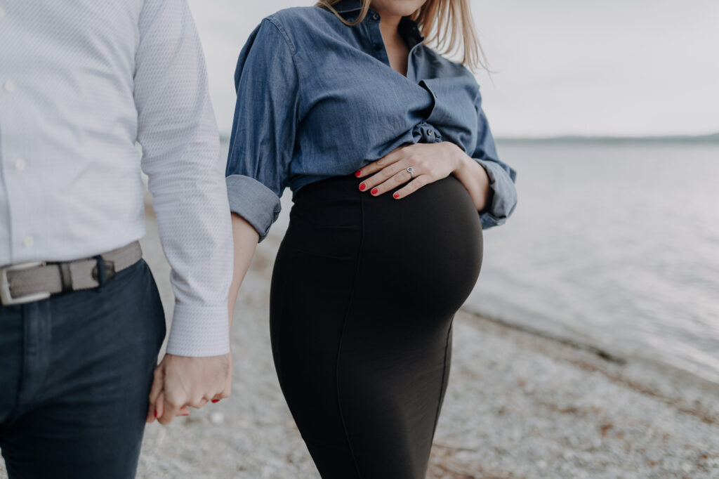 Natürliche Babybauch und Familienfotografie