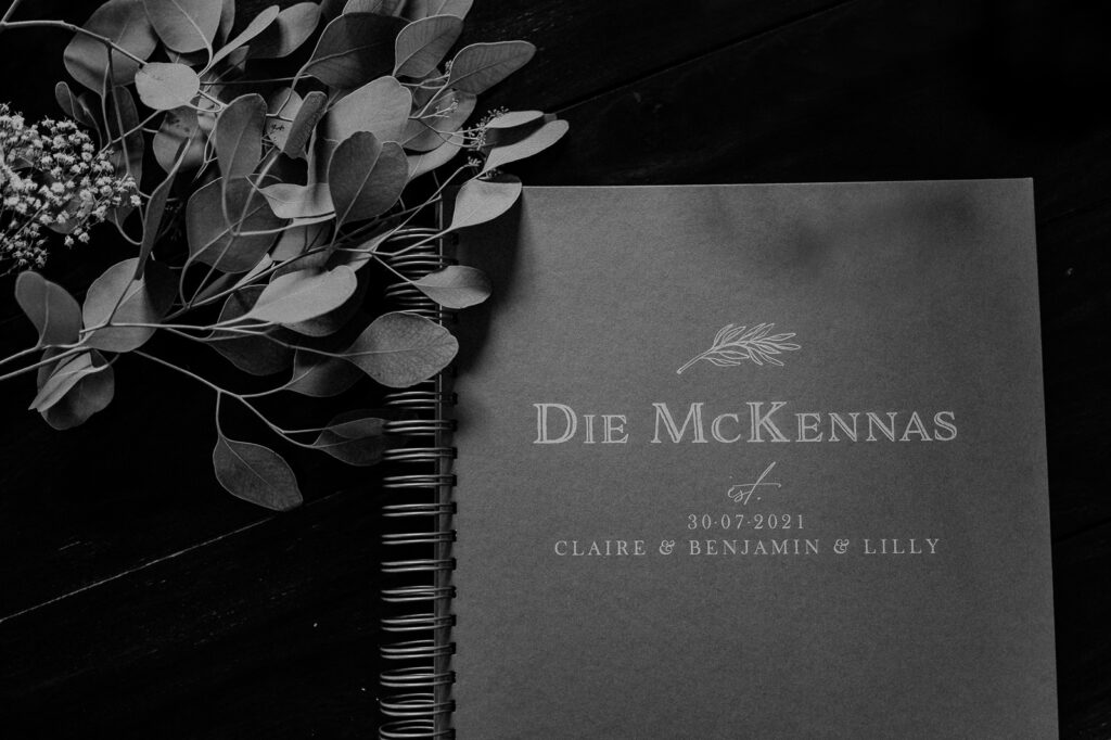 Gäste der Gartenparty