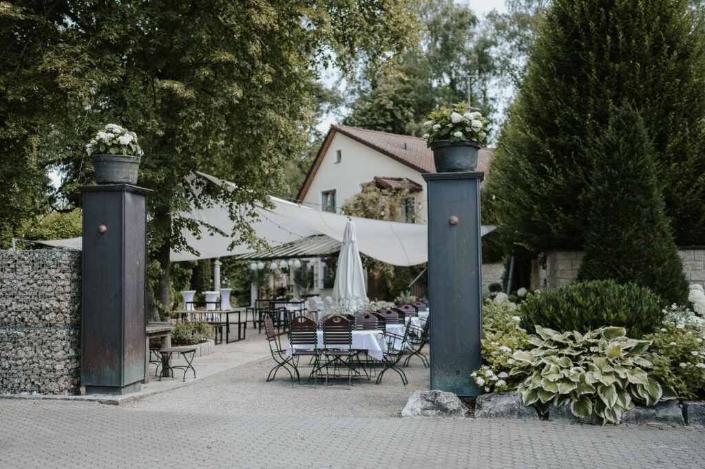 Eventlocation Birkenheide eine Hochzeitsreportag einer freien Trauung im Sommer.