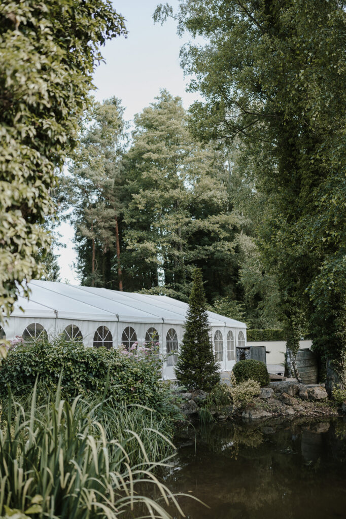 Eventlocation Birkenheide eine Hochzeitsreportag einer freien Trauung im Sommer.