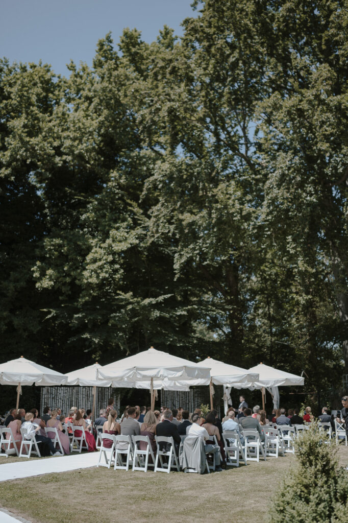 Eventlocation Birkenheide eine Hochzeitsreportag einer freien Trauung im Sommer.
