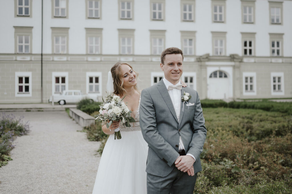 Hochzeitsbilder an und vor der Klosterkirche Fürstenfeldbruck.