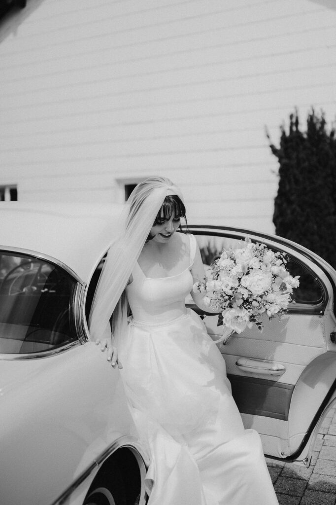 Hochzeitsfeier in der Erdinger Innenstadt. Portraitaufnahmen des Paares in der Stadt und während der Trauung.