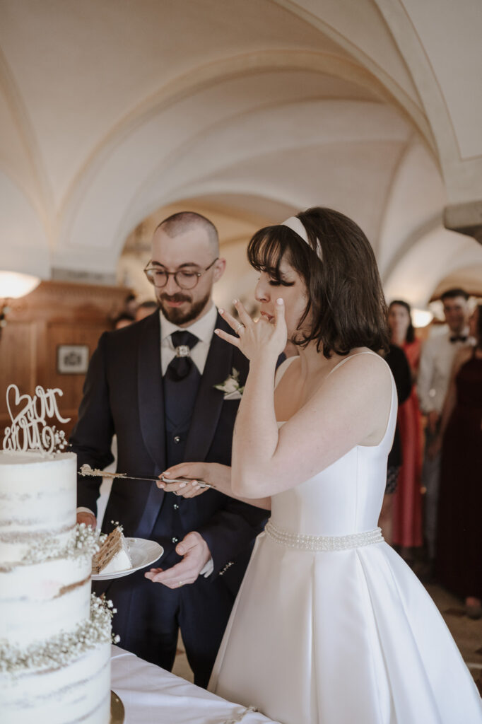Hochzeitsfeier in der Erdinger Innenstadt. Portraitaufnahmen des Paares in der Stadt und während der Trauung.