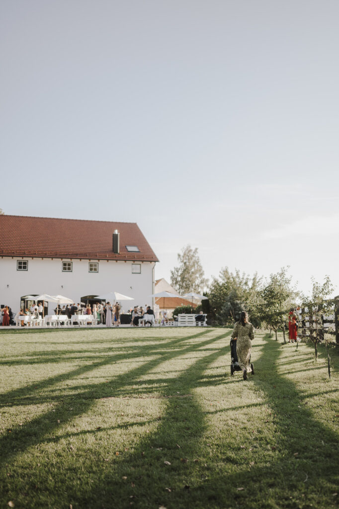 Hochzeitsreportagedie Kaltmühle Eventlocation im Münchner Norden fotografiert von Nikki Lindner Fotografie